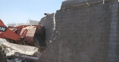 تنفيذ 34 قرار إزالة على أراضى زراعية بمدينة قلين فى كفر الشيخ.. صور