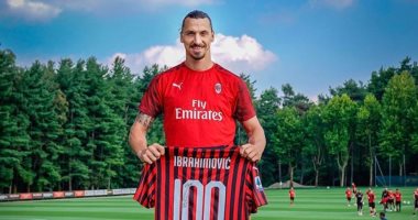 ميلان يكرم إبراهيموفيتش بعد وصوله للمباراة 100.. فيديو وصور