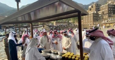 صور.. عروض فلكلورية في معرض العسل بالمملكة العربية السعودية