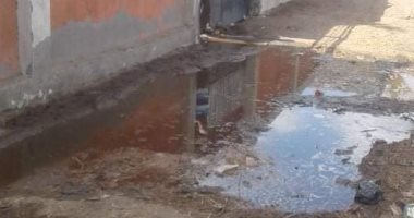 صور.. اضبط مخالفة.. مدرسة بنى عبس بالشرقية تغرق فى المياه بسبب مروى مجاور لها