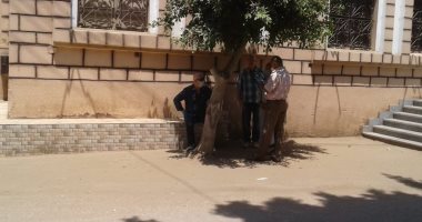 فيديو لايف.. أهالى المنوفية يؤدون صلاة الجنازة على ابنة الفنان شفيق نور الدين