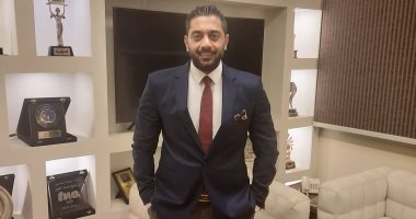 أحمد فلوكس عن الراحل محمود عبد العزيز: من أحن الرجال وأطيبهم