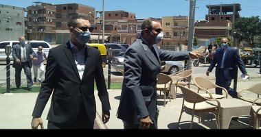 محافظ كفرالشيخ يضبط شيش بمقهى بسيدى سالم.. صور