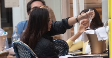 خطيبة زوج الأميرة بياتريس السابقة تستمتع بوقتها بعد ساعات من الزفاف الملكى