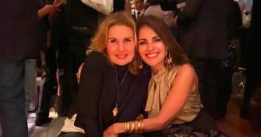 يسرا تحتفل بعيد ميلاد صديقة عمرها: كل سنة واحنا فى ضهر بعض