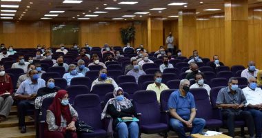 محافظ الأقصر يناقش آخر المستجدات بملف تقنين أملاك الدولة ومحاسبة المقصرين.. صور