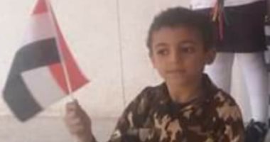 كلنا جيش مصر.. "عمر" 7 سنوات يرتدى الزى العسكرى لتقديم الشكر للجيش المصرى