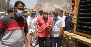 محافظ الجيزة يقود حملة لإزالة 3 عقارات بشارع فيصل.. صور