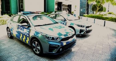 محافظ قنا : وصول سيارتين مجهزتين للعمل فى الدوريات المرورية