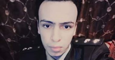 "كلنا جيش مصر".. "أكرم" يشارك بصورته بالزى العسكرى أثناء أداء الخدمة