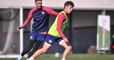 برشلونة يعلن ضم فابيان لوزى لاعب رايو فاليكانو "المعجزة"