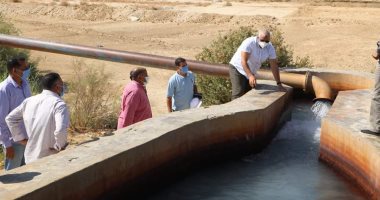 محافظ الوادى الجديد يوجه باستغلال بئر رى فى تنفيذ مشروع للسياحة العلاجية بالفرافرة 
