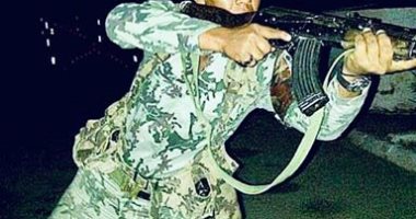 "كلنا جيش مصر".. سعيد رشاد يشارك صحافة المواطن صورته بالزى العسكرى