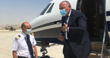 وصول سامح شكرى إلى العاصمة عمان لمشاورات مع نظيره الأردنى.. صور