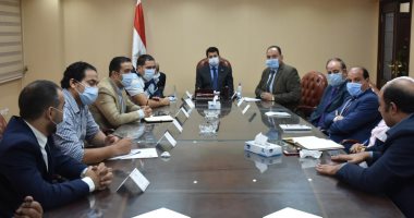وزير الرياضة يجتمع باللجنة المنظمة لبطولة العالم لليد 2021