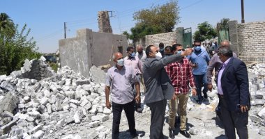  محافظ المنيا يحيل مسئولى الوحده المحلية والجمعية الزراعية بقريه إتليدم للتحقيق