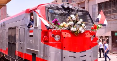 محافظ أسيوط يشهد انطلاق أحد القطارات الجديدة عالية المستوى بمحطة السكة الحديد