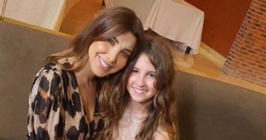أحدث صورة للنجمة نانسى عجرم مع ابنتها.. والجمهور: ملامحكم واحدة