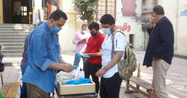 لجان الثانوية العامة تتسلم بوكليت التربية الوطنية قبل بدء امتحان اليوم 