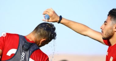 "اديها مية تديك طراوة".. وصلة هزار بين أكرم توفيق وباسم على فى الجونة