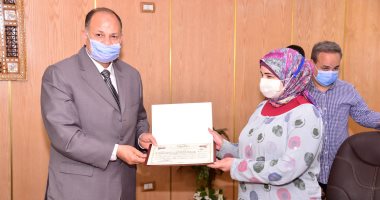 محافظ أسيوط يكرم فريق مبادرة صوتك مسموع لمجهوداتهم فى الاستجابة لشكاوى المواطنين