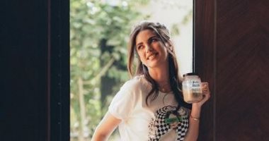 درة فى جلسة تصوير "كاجوال": "افتح الباب قد يقودك إلى مكان لم تتوقعه أبدا"