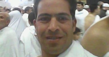 صور.. الموت فى سبيل المروءة.. شاب يفقد حياته لغيرته على حرمة بيته ببولاق الدكرور.. عاتب الجار المتصابى على معاكسته للسيدات أمام منزله فغرس مطواة فى قلبه.. إشعال النار بمنزل الجانى وأمن الجيزة يقبض على القاتل