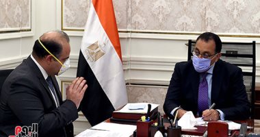رئيس الوزراء يستعرض تطورات سوق الأوراق المالية المقيدة في ظل "كورونا" 