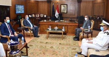محافظ الفيوم يقدم التهنئة لمدير الأمن الجديد