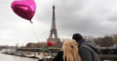 مطارات التشيك تقدم استثناءات خاصة لـ"couples".. والشرط ألبوم صور