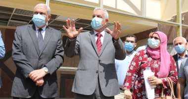 رئيس جامعة المنوفية يتفقد التجهيزات والتشطيبات النهائية بكلية طب الأسنان