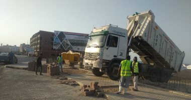 بدأ أعمال تطوير الشاطئ العام رقم 4 بالغردقة .. صور 