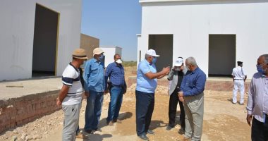محافظ الوادى الجديد يتفقد مشروع إنشاء ثلاجات حفظ التمور (صور)