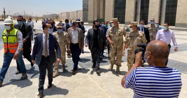 العاصمة الإدارية تستقبل رئيس وزراء اليمن .. صور