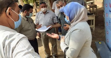 مدير تعليم بنى سويف تتفقد لجان الواسطى لمتابعة الالتزام بالإجراءات الاحترازية
