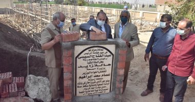 محافظ أسيوط يضع حجر أساس وحدتين صحيتين بتكلفة 10 مليون و790 ألف جنيه (صور)