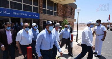 تنفيذاً لتكليفات الرئيس ببدء تطويرها.. رئيس الوزراء يتفقد " سانت كاترين" ويوجه بتطوير وتوسعة المطار والتغطية الجيدة بخدمات المحمول.. ويؤكد على أهمية مشروعات الصوب الزراعية والإستصلاح الزراعى 
