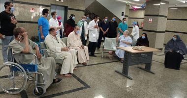 تعافى 6 حالات من كورونا بينهم 3 مسنين وخروجهم من مستشفى أبو تيج بأسيوط