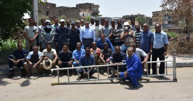 صور.. إصلاح خط طرد محطة رفع صرف صحى بمزلقان نجع الشيخ بالأقصر