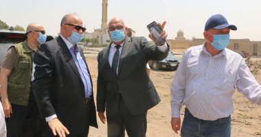 محافظ القاهرة يتفقد أعمال إنشاء محور الفردوس.. ويؤكد: لن يتم هدم أى مدافن