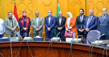 الغرفة التجارية بالإسماعيلية: المحافظ يعد بدراسة مشكلة وقف تراخيص البناء 