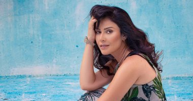 الفنانة بسمة فى صورة من داخل حمام السباحة.. وسوسن بدر: براحتك الدنيا حر