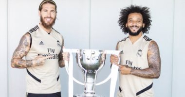 ريال مدريد يحتفل براموس ومارسيلو بصورة تجمع 22 لقبا بعد التتويج بالدورى 