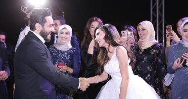 شاهد.. تامر حسنى فى فرح كارمن سليمان.. والأخيرة تعلق‎:‎‏ ‏Miss you Temoo