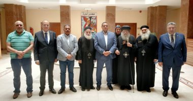 محافظ البحيرة يستقبل الأنبا باخوميوس لتقديم التهنئة بعيد الأضحى.. صور
