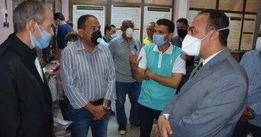 نائب محافظ المنيا يتفقد خدمات المركز التكنولوجى لخدمة المواطنين