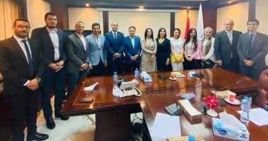 كرم جبر يلتقى وفد من تنسيقية شباب الأحزاب بمقر المجلس الأعلى للإعلام