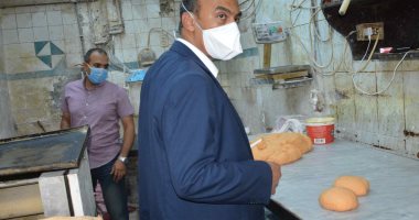 نائب محافظ المنيا يحرر محاضر للمخالفين من أصحاب المحلات والمطاعم "صور"