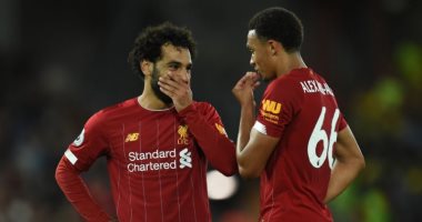 أرنولد يختار محمد صلاح فى تشكيل لعبة FIFA 20 بسبب القوة البدنية