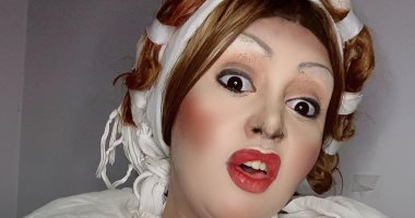 طالبة بالفنون الجميلة تبدع فى تجسيد الفنانين.. "فيديو وصور"